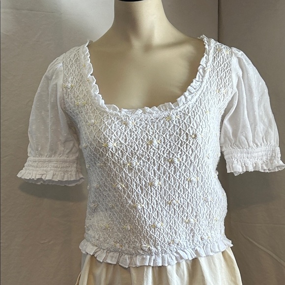 FREE PEOPLE CECELIA SMOCKED EMBROIDERED FLORAL CROPPED TOP SZ M - Picture 1 of 16